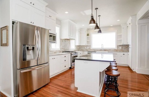 Idaho Falls House | Beautiful custom home overlooking the Snake River valley