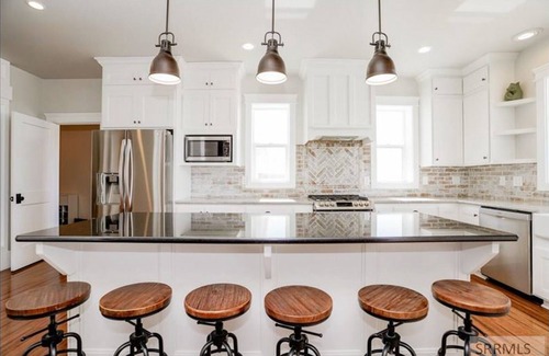 Idaho Falls House | Beautiful custom home overlooking the Snake River valley