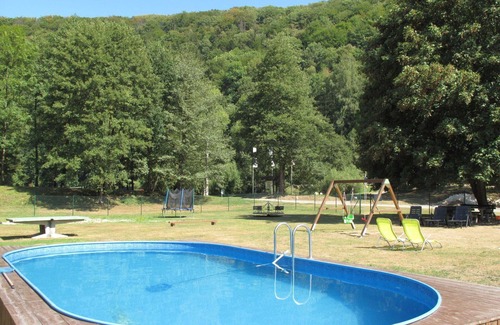 Starkov House | Beautiful private villa with WIFI, pool, TV, patio, pets allowed, panoramic view and parking
