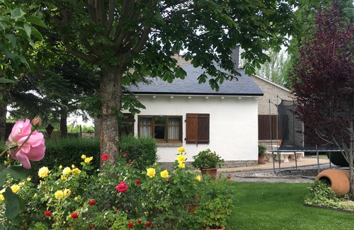 Ortigosa del Monte Cottage | Beautiful detached country house with garden and swimming pool between Segovia and Madrid.
