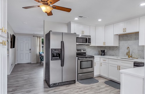 South Daytona House | Beautiful Daytona Beach home with pool- 10 min from the beach