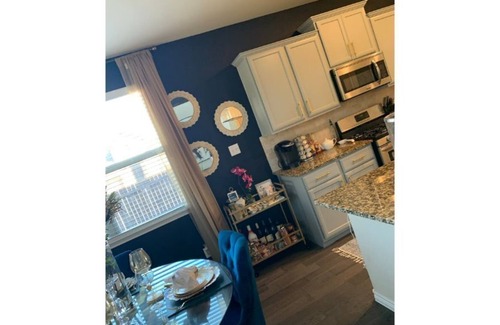 Little Elm House | Beautiful Decorated Glam Chic Home Close to Lake