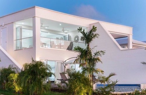 Weymouth Villa | Beautiful design white villa with sea views in gated community