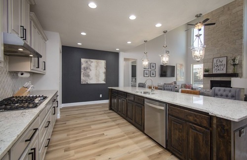 Argyle House | Beautiful Designer Home in Argyle with gym and pool access