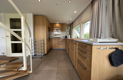 Scharendijke House | Beautiful detached bungalow with private pool and a large,