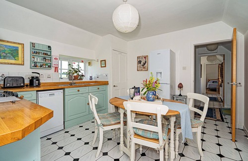 Kinross Cottage | Beautiful, detatched 300 year old, fully renovated cottage with country views