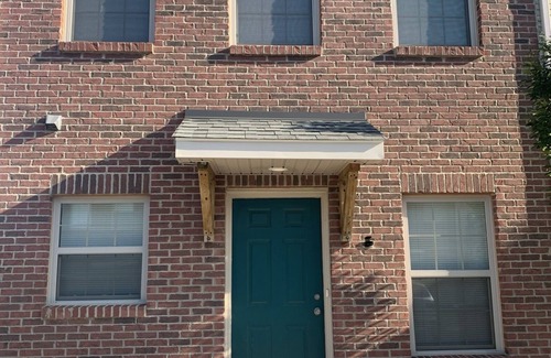 Midtown House | Beautiful Detroit MidTown Town House