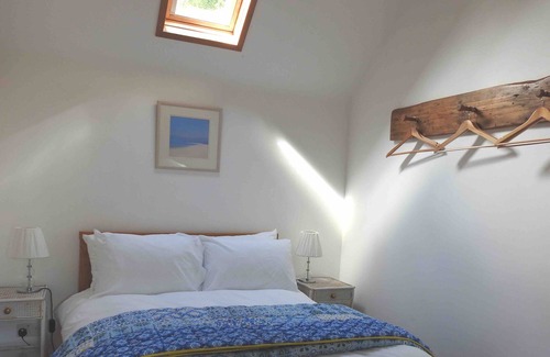 Crediton Cottage | Beautiful Devon Cottage near Exeter with easy access to the moors & coast