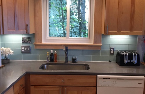 Bay Shore Cottage | Beautiful, Direct Lake Michigan Frontage, 1300 sq ft home