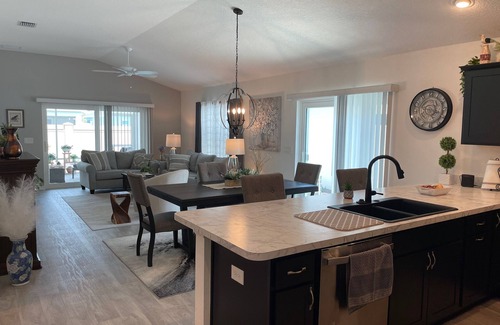 Wildwood House | Beautiful Dog-Friendly Villa in Hammocks at Fenney w/BBQ Grill & Golf Cart