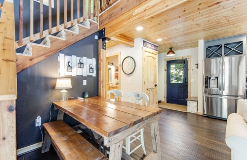 Lilliwaup House | Beautiful Dog-Friendly Secluded Home W/Private Hot Tub, Gas Grill & More