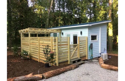 Warrenton Apartment | Beautiful Dog Friendly Tiny Home!