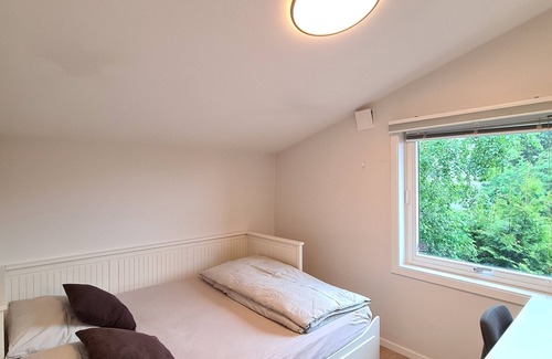 Skedsmo House | Beautiful Double Bed in DT Serene Villa near Oslo | Lillestrøm K5
