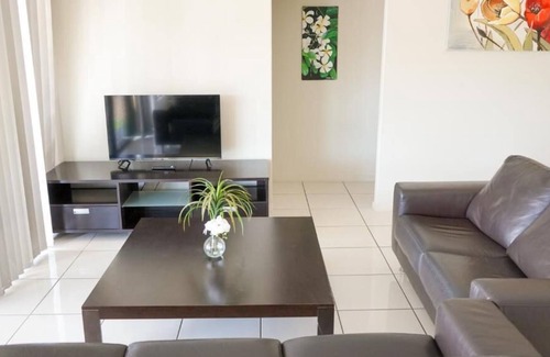 Douglas House | *Beautiful*Douglas* 5BRM ,Stylish Living*