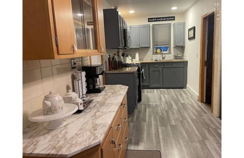 Manitowoc House | Beautiful downstairs unit.
