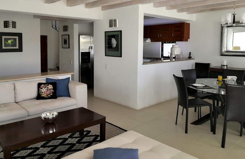 El Calvario Villa | Beautiful Downtown Villa with Excellent Location!