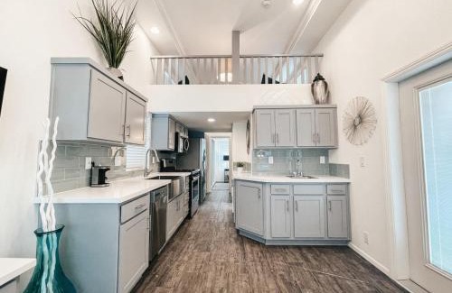 Old Southwest Apartment | Beautiful Downtown Cottage Onyx