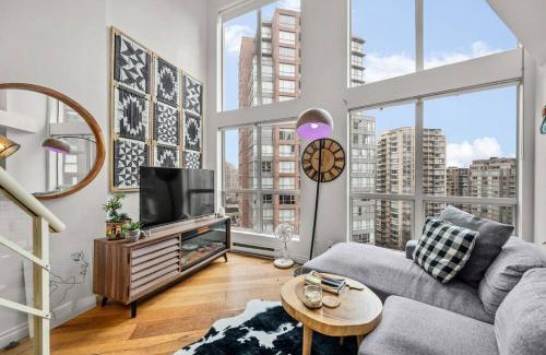 Downtown Vancouver Apartment | Beautiful Downtown Loft with full kitchen