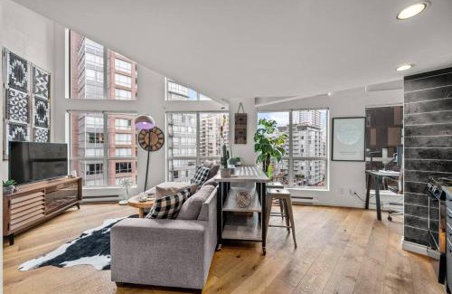 Downtown Vancouver Apartment | Beautiful Downtown Loft with full kitchen