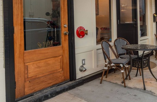 Paris Apartment | Beautiful Downtown Paris with great amenities and spacious living experience.