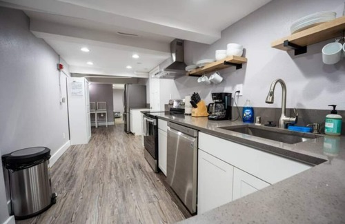 Hilltop Apartment | Beautiful Downtown Tacoma Home Unit 2