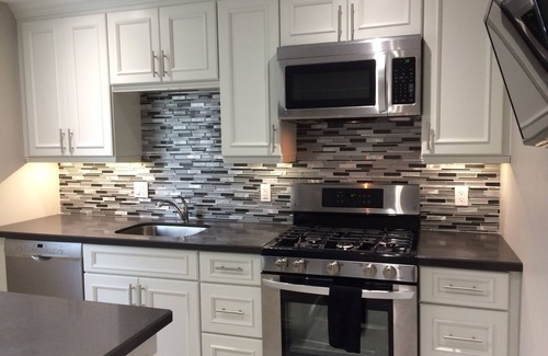 Alexandra Park Apartment | Beautiful Downtown Toronto Suite - Heart of Queen West-Entire 2nd Floor-Monthly