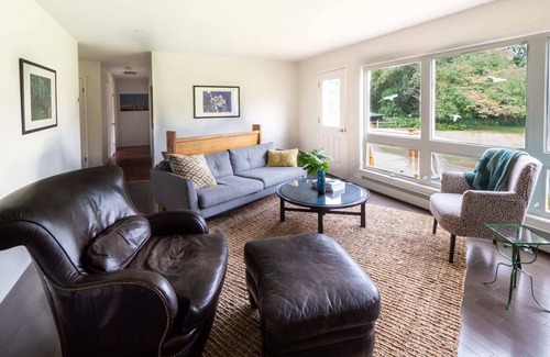 Williamstown House | Beautiful Downtown Home With Mountain Views