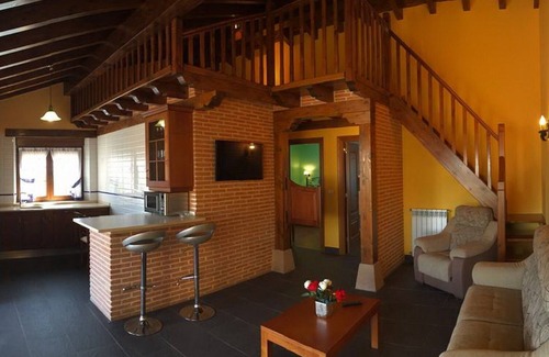 Campoo de Yuso Apartment | Beautiful Duplex Apartment