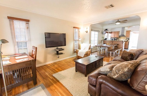 Norma Triangle Apartment | Beautiful Duplex In West Hollywood!