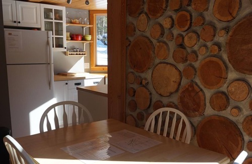 Golden Ski Chalet | Beautiful eco-building in the heart of the Rocky mountains. All modern amenities
