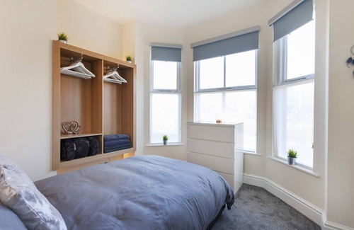 Thorpe Satchville Apartment | Beautiful, Entire Luxurious One Bedroom Flat
