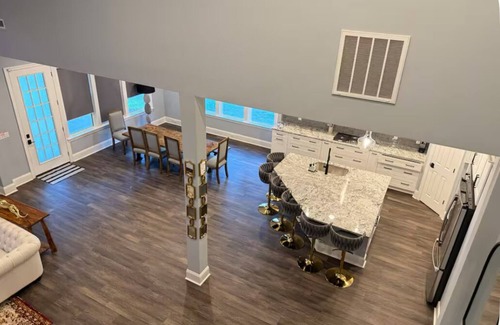 Charlotte House | Beautiful Escape, Mins from Carowinds & Lake Wylie