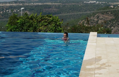 Mateh Yehuda House | Beautiful estate with large garden and swimming pool 15 minutes from Jerusalem