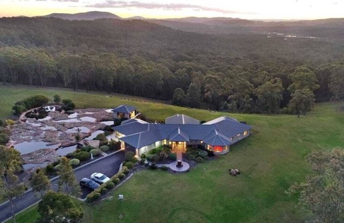 Pindimar House | Beautiful Estate in Tea Gardens, 15 mins from the Beach!