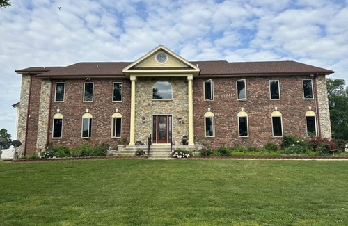 Issue House | Beautiful Estate on a Vineyard