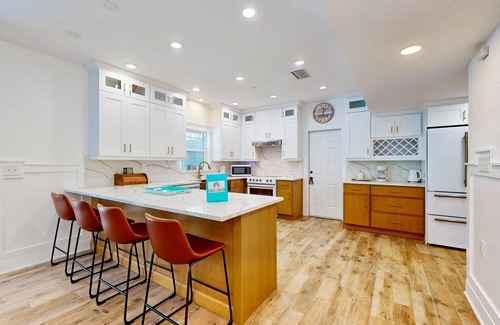 Port Richey House | Beautiful Estate on Millers Bayou w/Free WiFi, Game Room, Firepit & Hammock