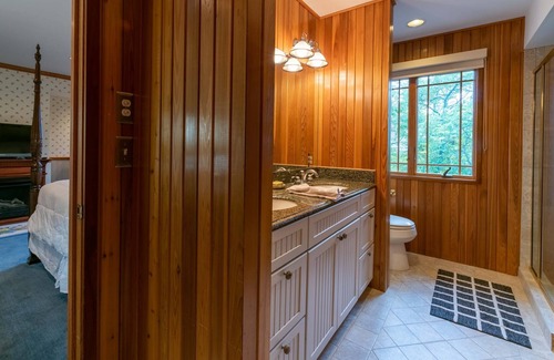 Barton Hills House | BEAUTIFUL ESTATE OVERLOOKING SCENIC ANN ARBOR & BARTON POND