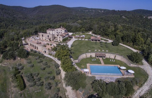 Tocchi Villa | Beautiful Estate rental in the Tuscan Hills