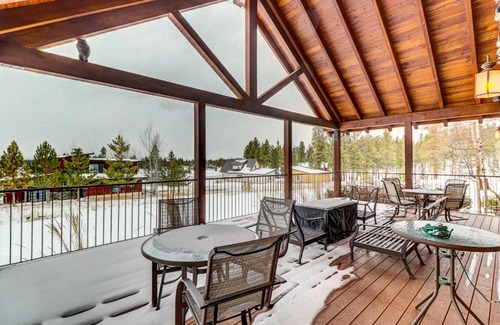 Eureka House | Beautiful Eureka Cabin Rental on Golf Resort!