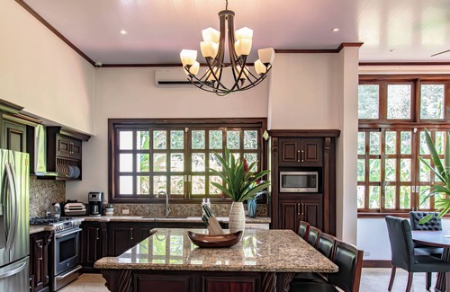 Tarcoles House | Beautiful & Exclusive Garden Villa - Privacy, Security, Pool, Jacuzzi