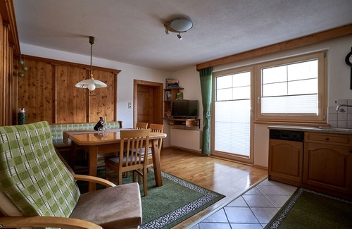 Umhausen Apartment | Beautiful, exclusively furnished apartment with 4 edelweiss