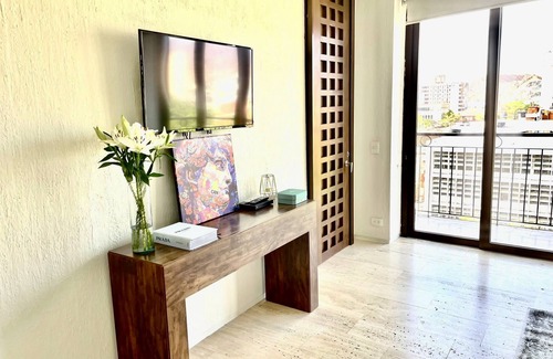 Historic Center House | Beautiful Executive Penthouse