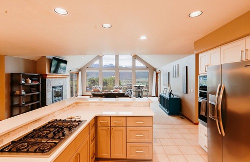 Ridgway House | Beautiful Executive Rental in Ridgway- Amazing Views - Pets welcome!