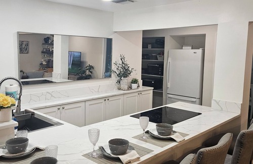 Palm Beach Country Estates House | Beautiful farmhouse 2Acres Estate, Hot Tub, Beach, Parks Trails, Bikes, Stadium