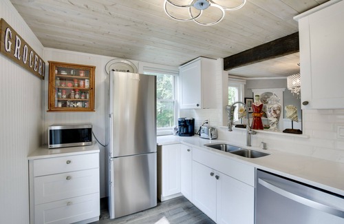 Falmouth Condo | Beautiful Falmouth Condo w/Patio: Near Portland!