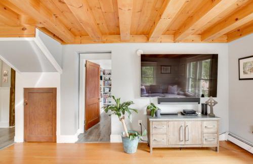 Falmouth Apartment | Beautiful Falmouth Condo with Patio Near Portland!