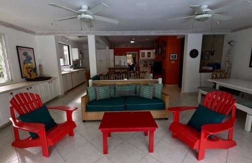 Halcyon Heights House | Beautiful Family Home with Pool, direct access to tennis courts.