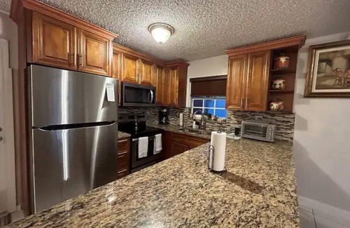 North Lauderdale House | Beautiful Family home