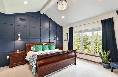 Menomonee Falls House | Beautiful Family Home Away from Home