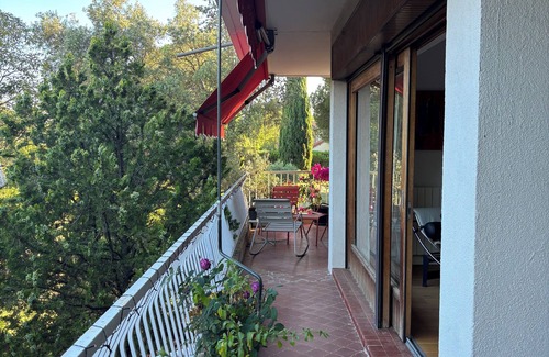 Boutonnet Apartment | Beautiful family apartment in the middle of a park, in the arceaux district